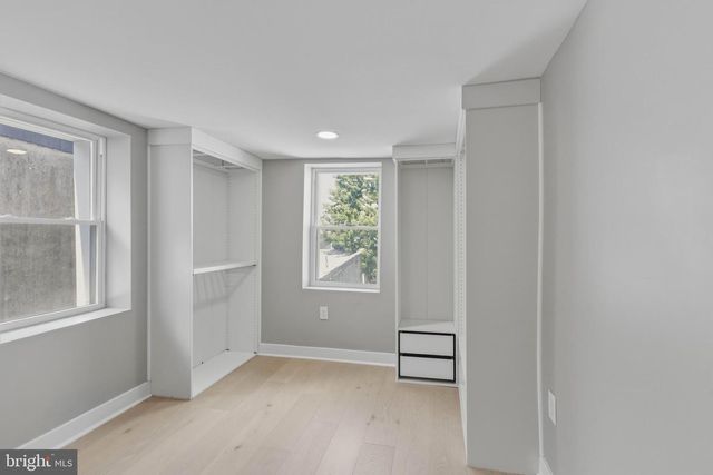 1725 W THOMPSON ST, Philadelphia, PA 19121