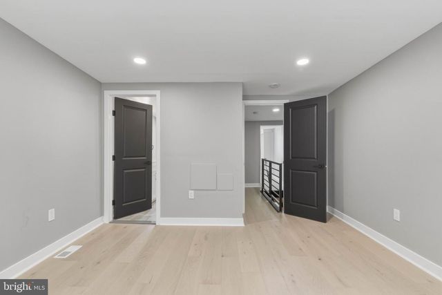 1725 W THOMPSON ST, Philadelphia, PA 19121