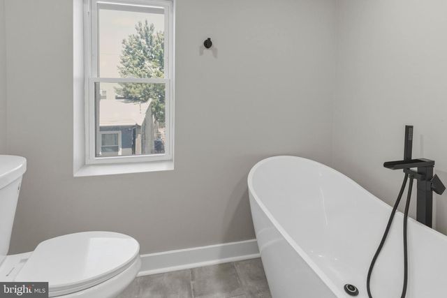 1725 W THOMPSON ST, Philadelphia, PA 19121