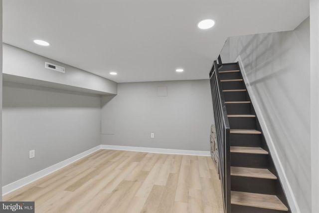 1725 W THOMPSON ST, Philadelphia, PA 19121