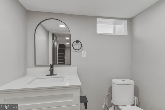 1725 W THOMPSON ST, Philadelphia, PA 19121