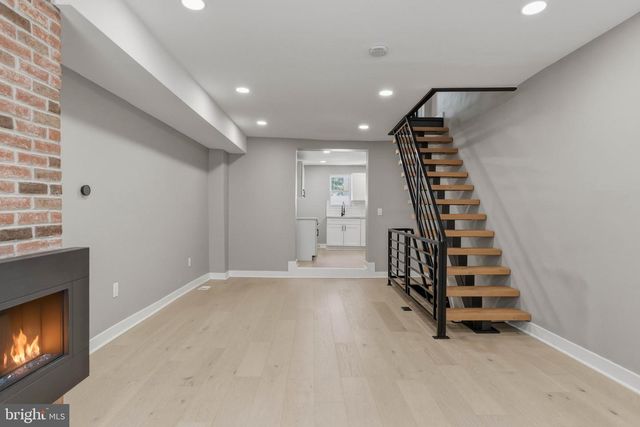 1725 W THOMPSON ST, Philadelphia, PA 19121