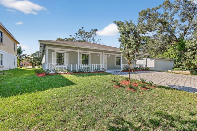 2205 S 33rd Street, Fort Pierce, FL 34947
