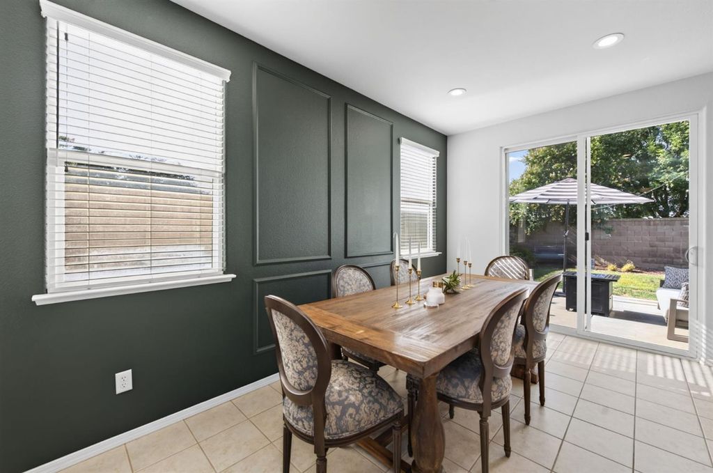 Image 6 of property listing at 643 W Madrid Lane, Clovis, CA 93619