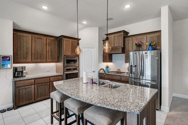 504 Lowland Lane, Waxahachie, TX 75165