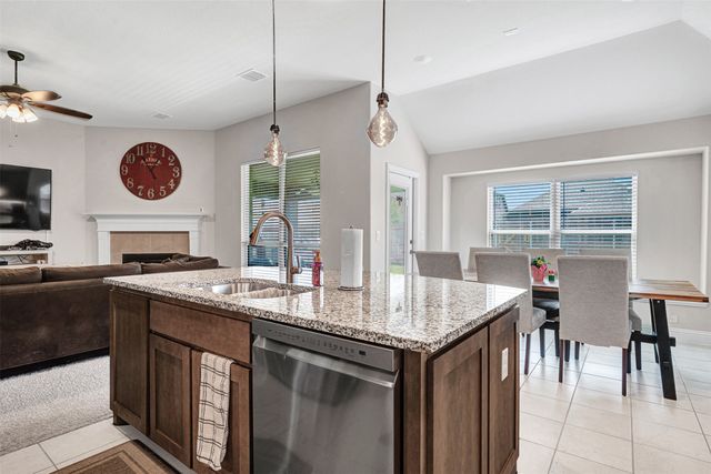 504 Lowland Lane, Waxahachie, TX 75165