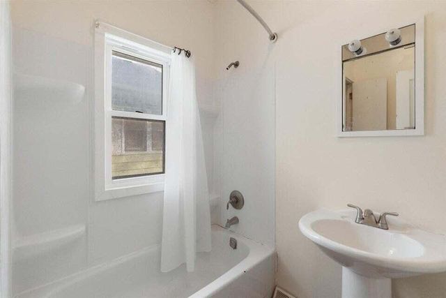 216 Kendall Street N, Battle Creek, MI 49037