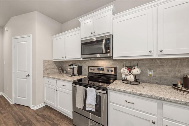 536 Momma Bear Drive, College Station, TX 77845