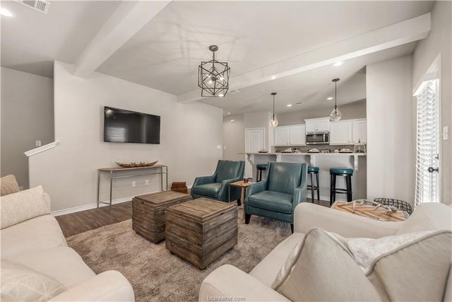 536 Momma Bear Drive, College Station, TX 77845