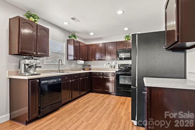 2802 Buckleigh Drive, Charlotte, NC 28215