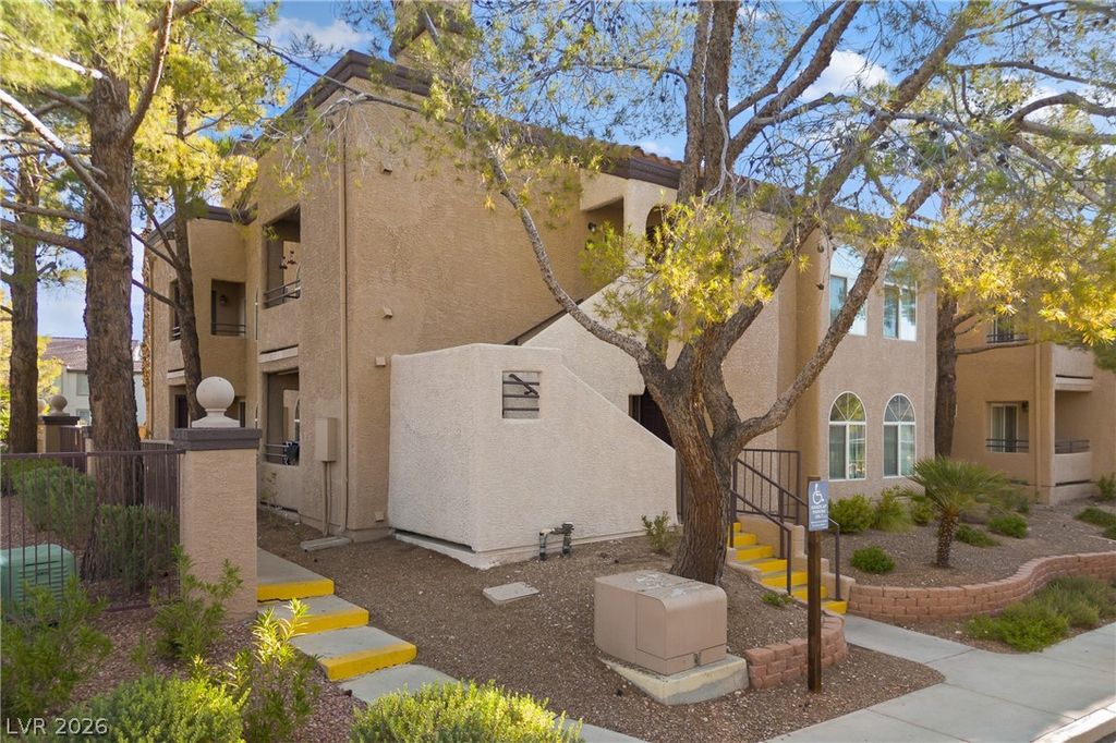 9325 West Desert Inn Road 190, Las Vegas, NV 89117 — exterior