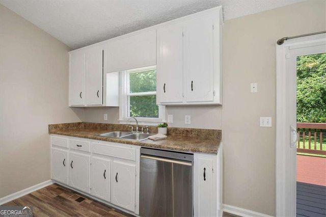 12 Long Branch Court, Taylorsville, GA 30178