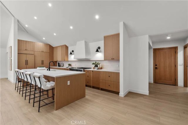 2055 Calvert Avenue, Costa Mesa, CA 92626