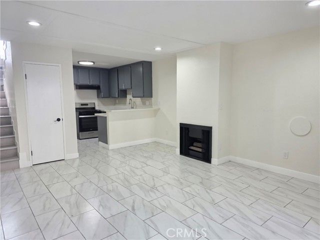 6911 Woodley 107, Van Nuys (los Angeles), CA 91406