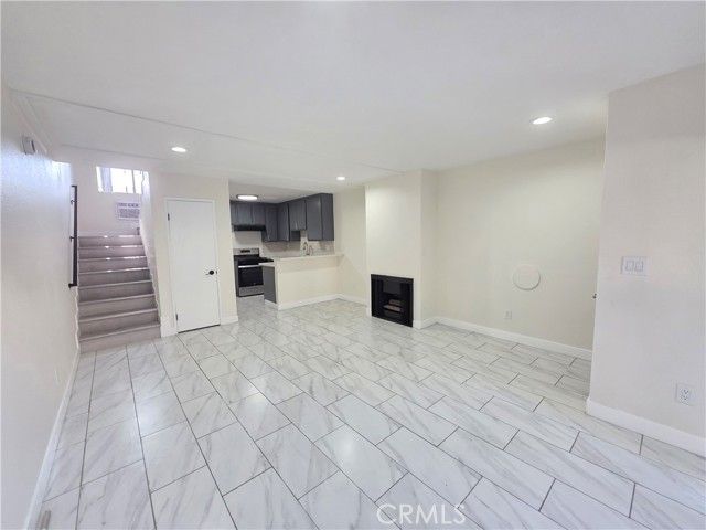 6911 Woodley 107, Van Nuys (los Angeles), CA 91406