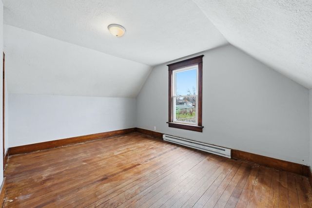 202 E Whitley Street, Churubusco, IN 46723