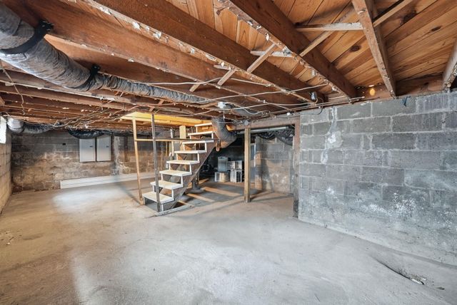 202 E Whitley Street, Churubusco, IN 46723