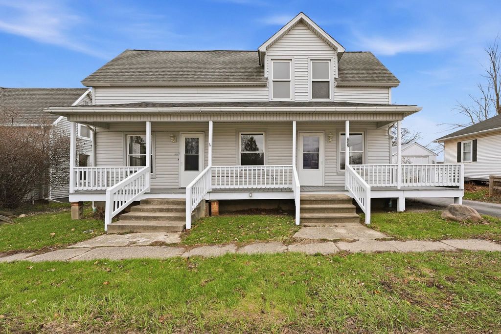 202 E Whitley Street, Churubusco, IN 46723