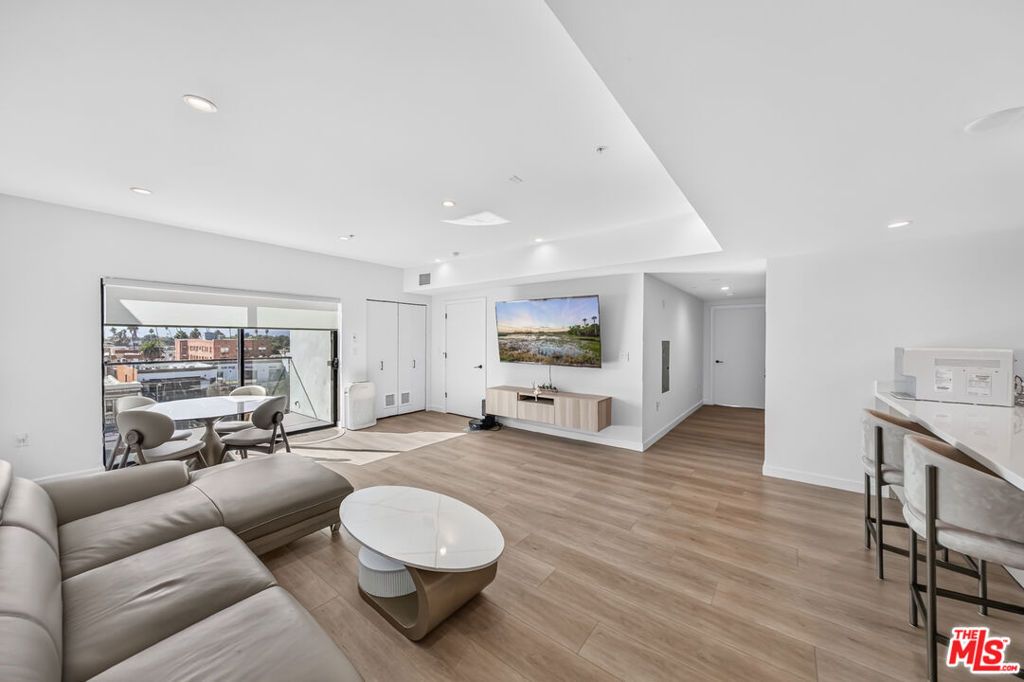 321 S Oxford Avenue 603, Los Angeles, CA 90010 — photo 3