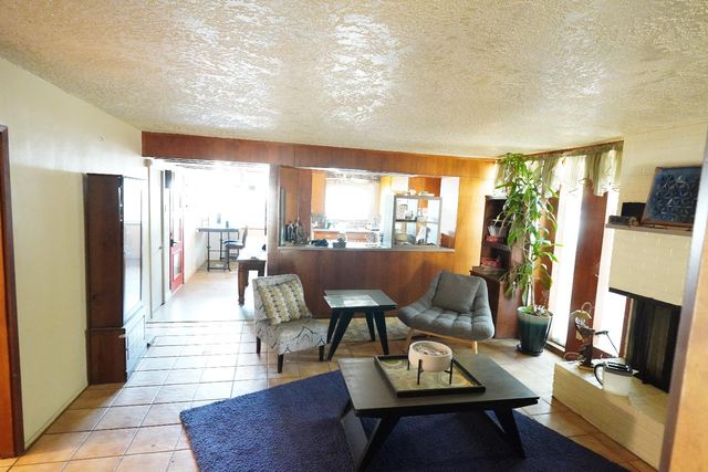 1699 E Academy, Tulare, CA 93274