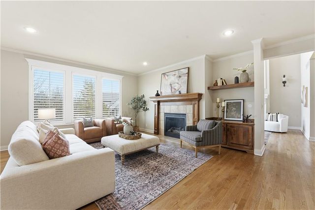 9120 W 156th Place, Overland Park, KS 66221