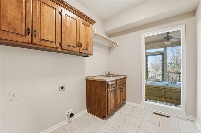 9120 W 156th Place, Overland Park, KS 66221