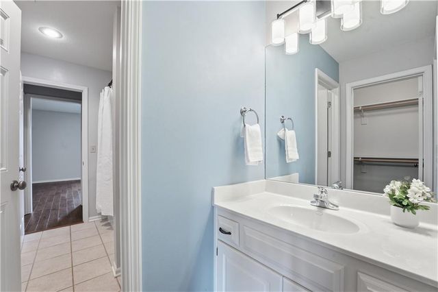 9120 W 156th Place, Overland Park, KS 66221