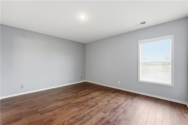 9120 W 156th Place, Overland Park, KS 66221