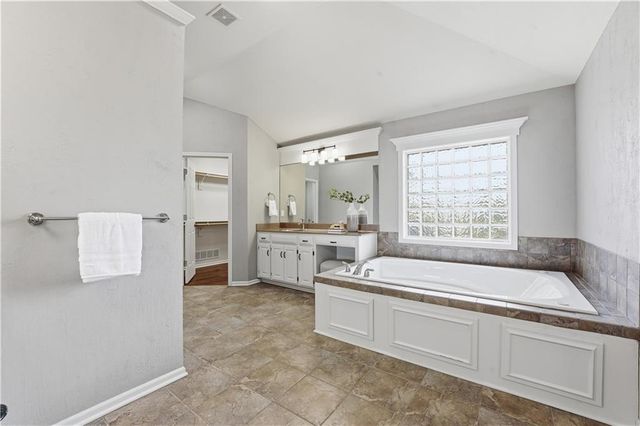 9120 W 156th Place, Overland Park, KS 66221