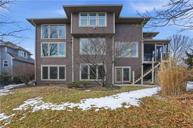 9120 W 156th Place, Overland Park, KS 66221