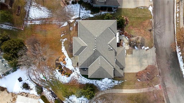 9120 W 156th Place, Overland Park, KS 66221