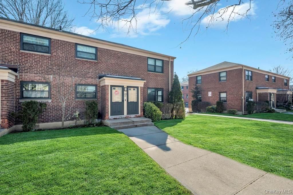 220-44 73rd Avenue 26A1, Oakland Gardens, NY 11364 — exterior