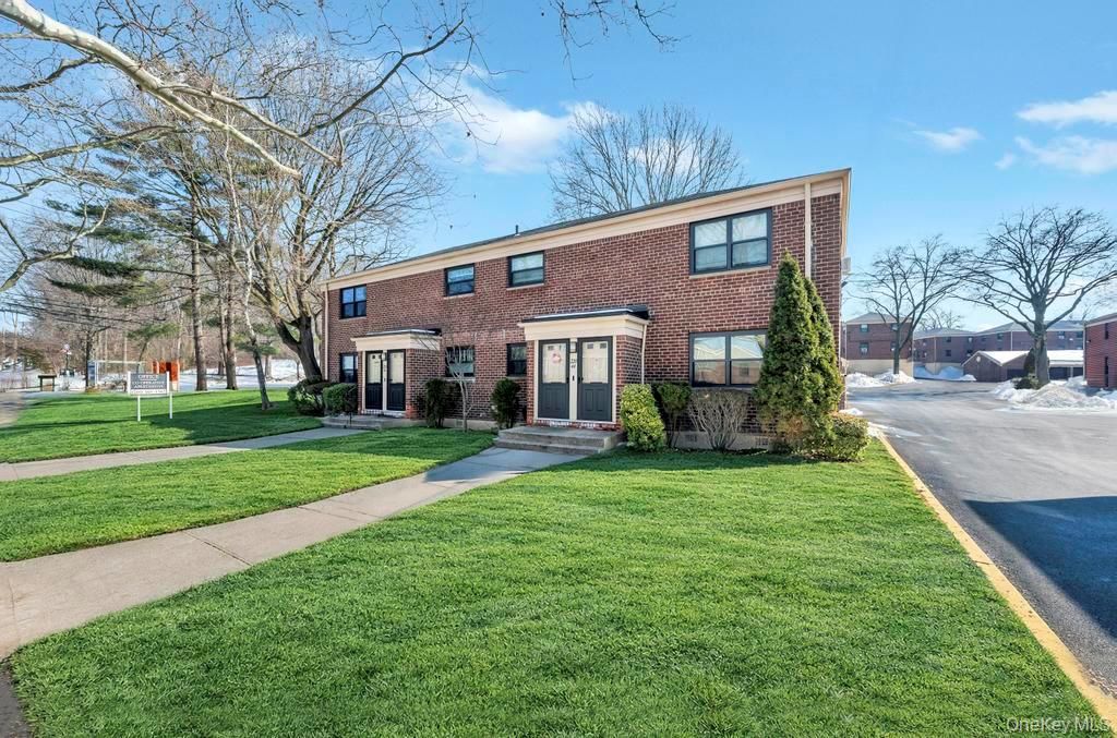 220-44 73rd Avenue 26A1, Oakland Gardens, NY 11364 — photo 3