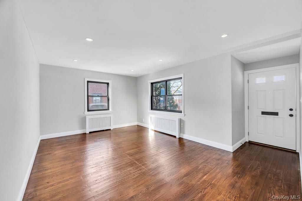 220-44 73rd Avenue 26A1, Oakland Gardens, NY 11364 — photo 4