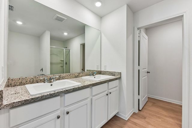 235 Surrey Oaks, Maxwell, TX 78656