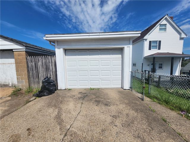 3514 MAYFAIR ST, Mckeesport, PA 15132