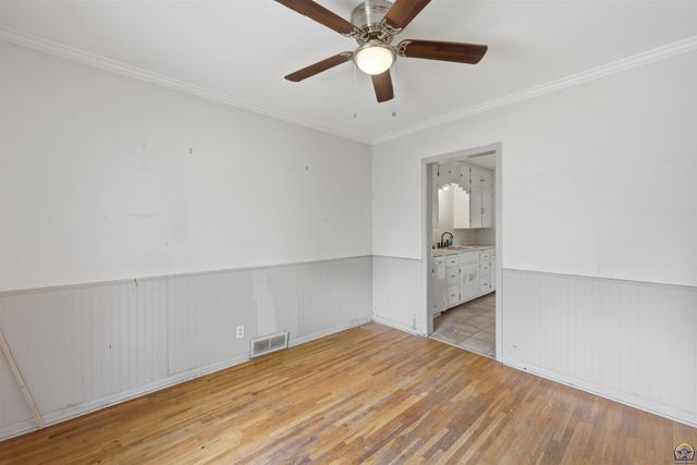 3124 SW 11th ST, Topeka, KS 66604