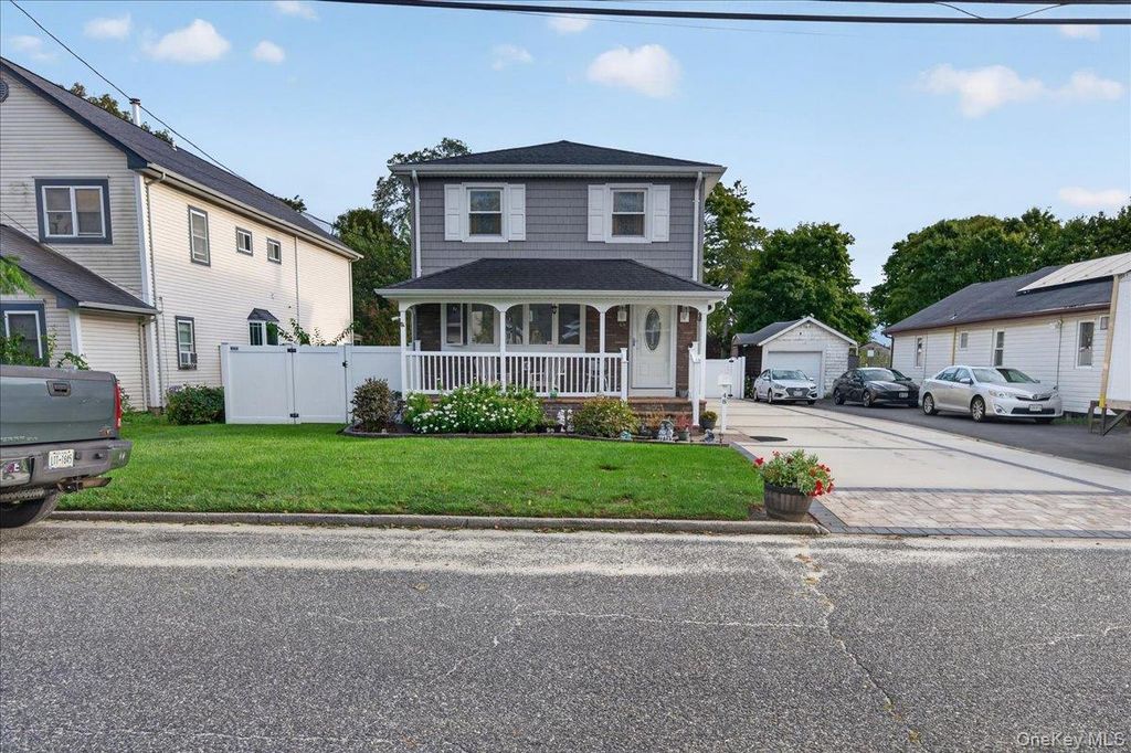 48 Silver Street, Patchogue, NY 11772 — photo 2