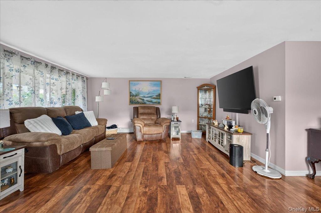 48 Silver Street, Patchogue, NY 11772 — photo 3