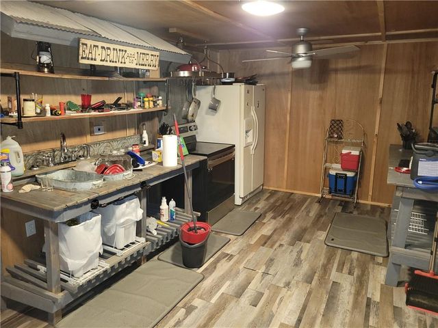 662 E 600th Avenue, Pittsburg, KS 66762