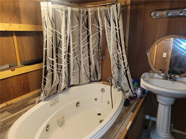 662 E 600th Avenue, Pittsburg, KS 66762