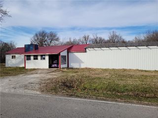 662 E 600th Avenue, Pittsburg, KS 66762