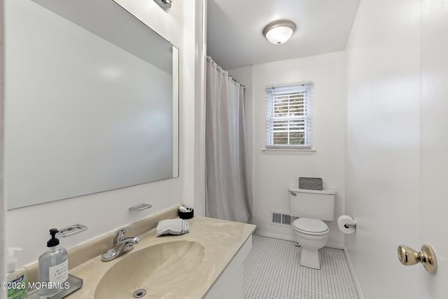 9 Bell Court, Howell, NJ 07731