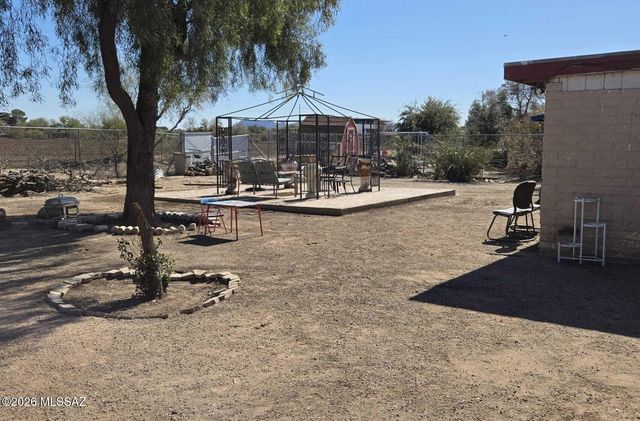 13704 N Reyher Avenue, Marana, AZ 85653