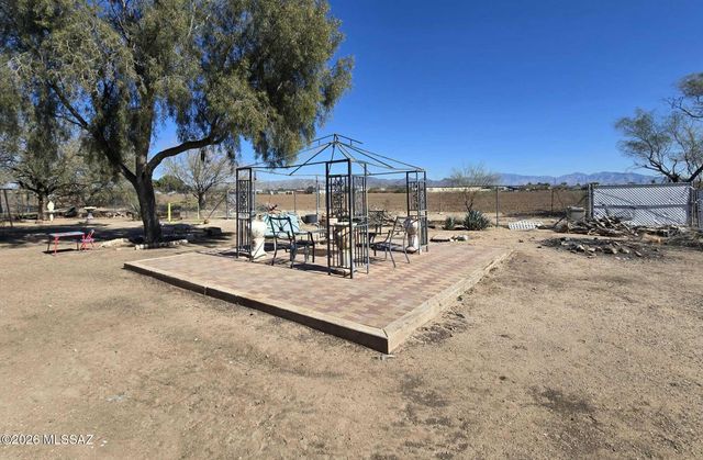 13704 N Reyher Avenue, Marana, AZ 85653