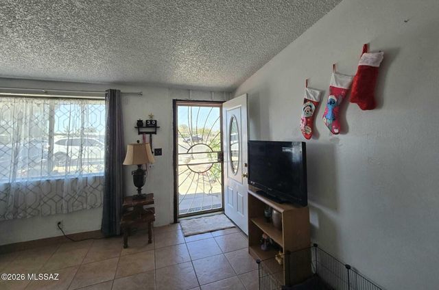 13704 N Reyher Avenue, Marana, AZ 85653