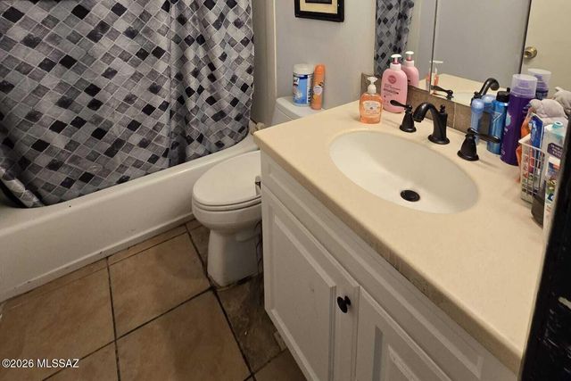 13704 N Reyher Avenue, Marana, AZ 85653