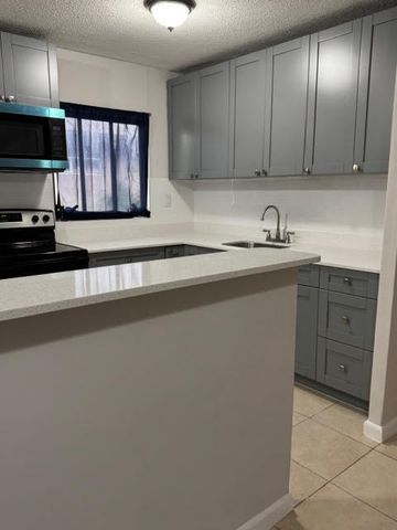 322 SW 2nd Street 3, Pompano Beach, FL 33060
