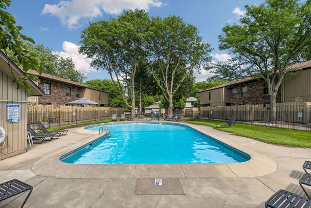 2381 Unity Avenue N, Golden Valley, MN 55422