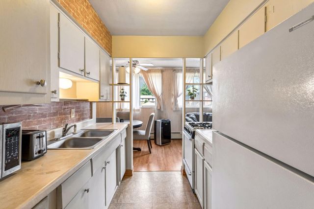 2381 Unity Avenue N, Golden Valley, MN 55422